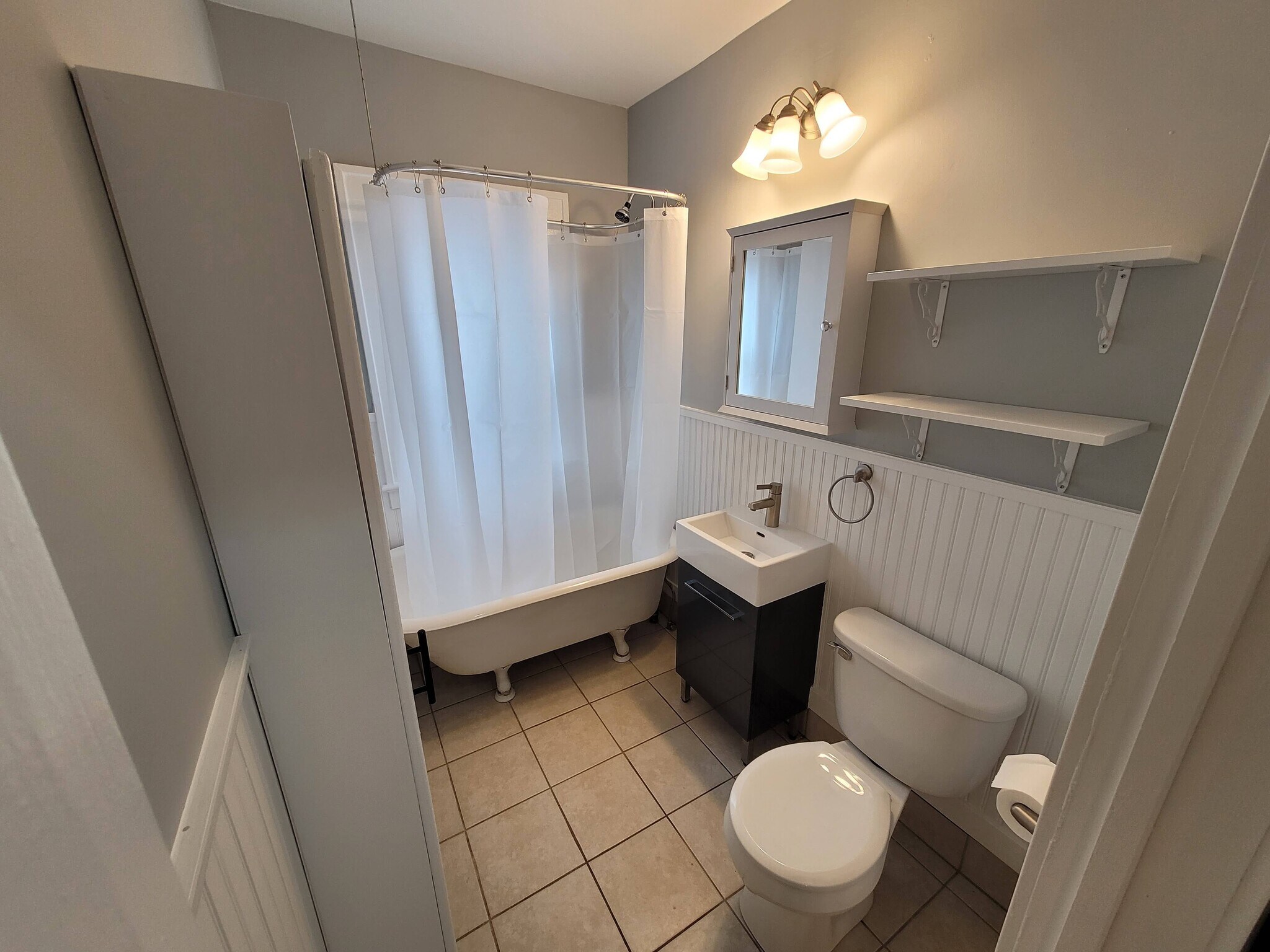 Building Photo - 1319 Prairie Ave