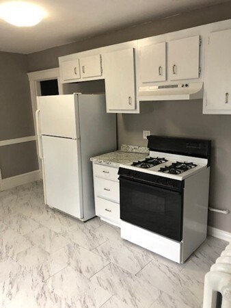 Building Photo - 35 Lawrence St