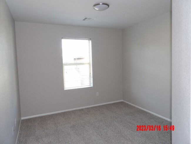 Building Photo - Beautiful 3 Bedrooms/2.5 Bath in Providence