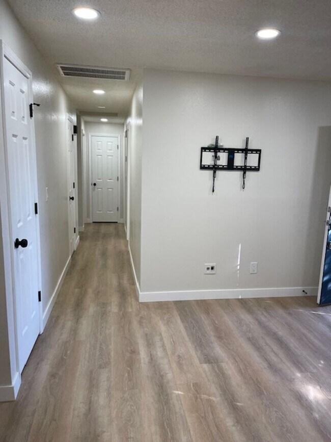 Building Photo - Beautiful 3 Bed 1 Bath in Bonanza