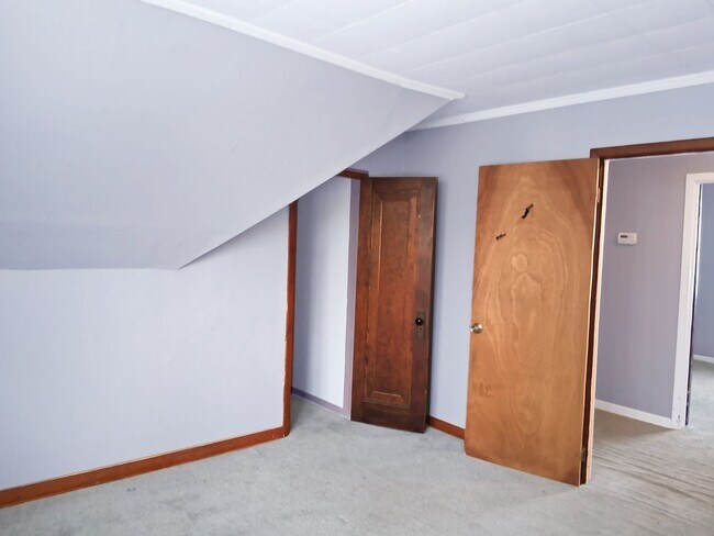 Building Photo - 7402 Park Ln