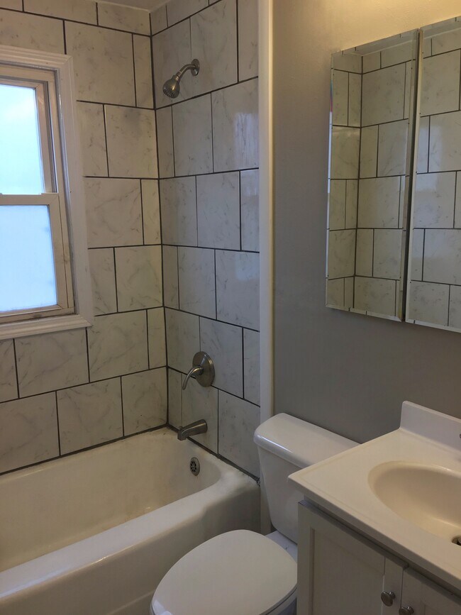 Building Photo - 1223 Louisville Ave