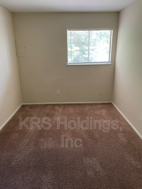 Building Photo - 1237 Nelson St