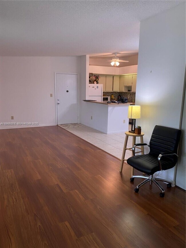 Building Photo - 10407 E Clairmont Cir