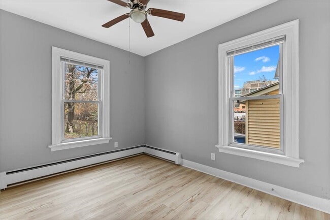 Building Photo - 55 Admiral St