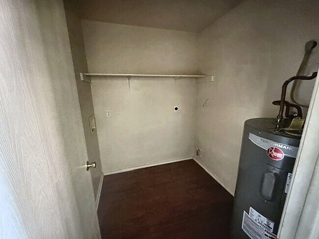 Building Photo - 4411 Abigail Dr