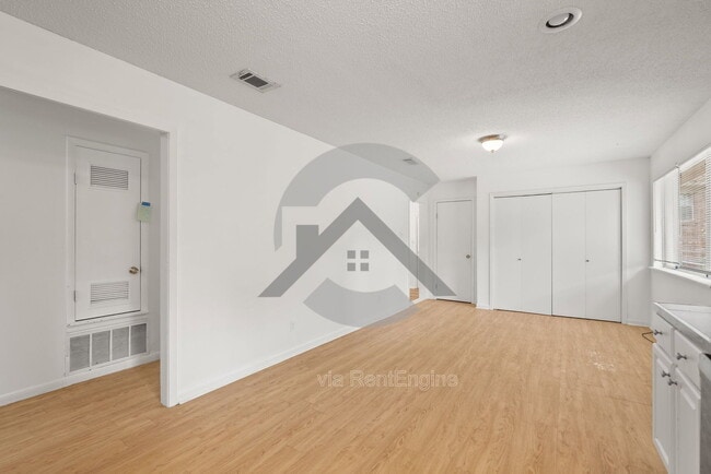 Building Photo - 9409 Cerelle Dr