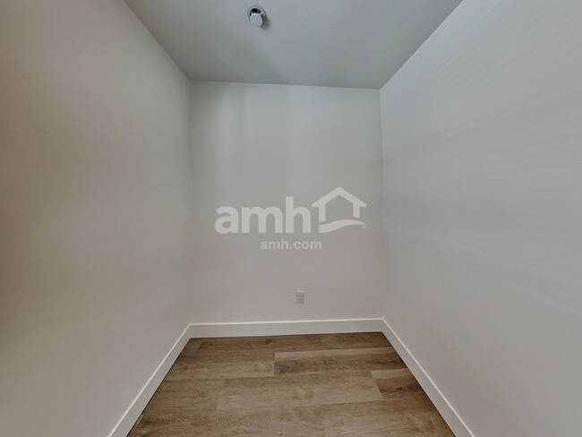Building Photo - 9572 E Harkes Dr
