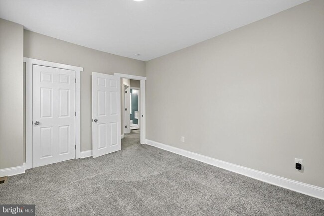 Building Photo - 2417 Washington St