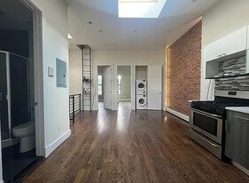 Building Photo - 165 Covert St