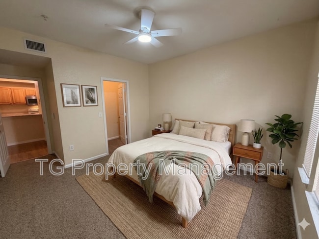 Building Photo - 10075 Gate Pkwy N