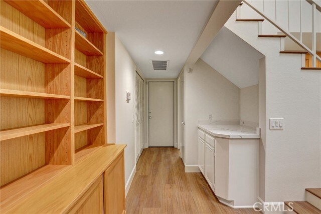 Building Photo - 16 Sycamore Creek