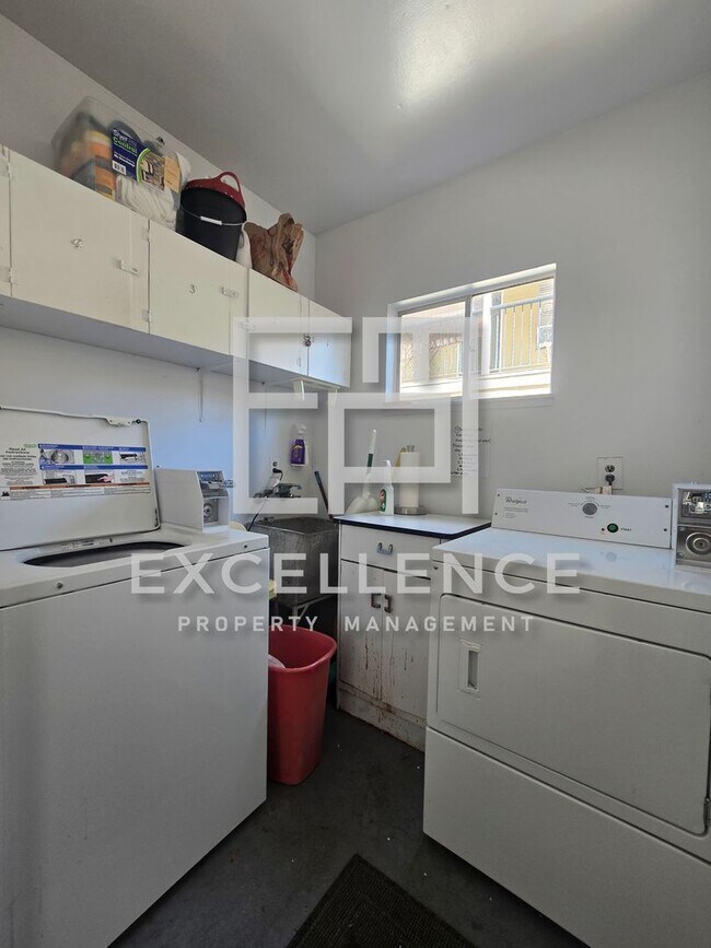 Building Photo - 94 Roxbury St
