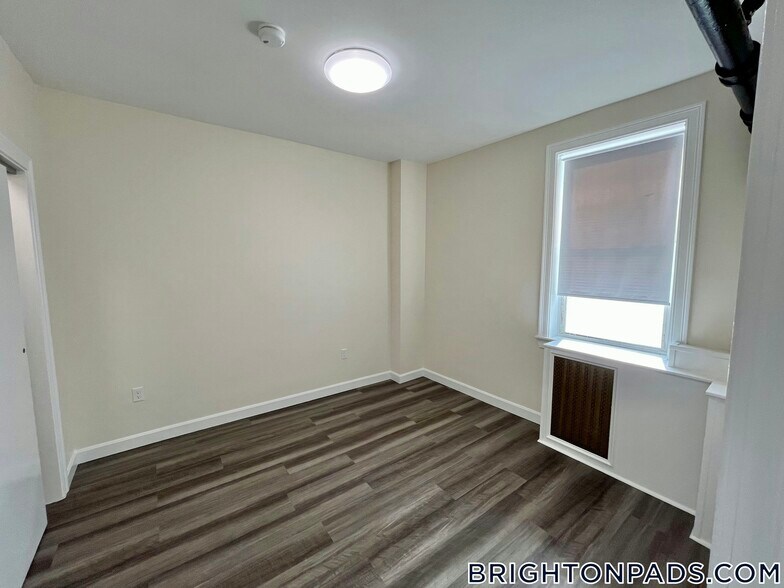 Building Photo - 127 Washington St