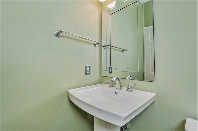 Building Photo - 1257 Apple Creek Dr SE