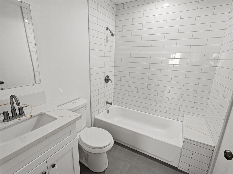 Building Photo - 44736 Gadsden Ave