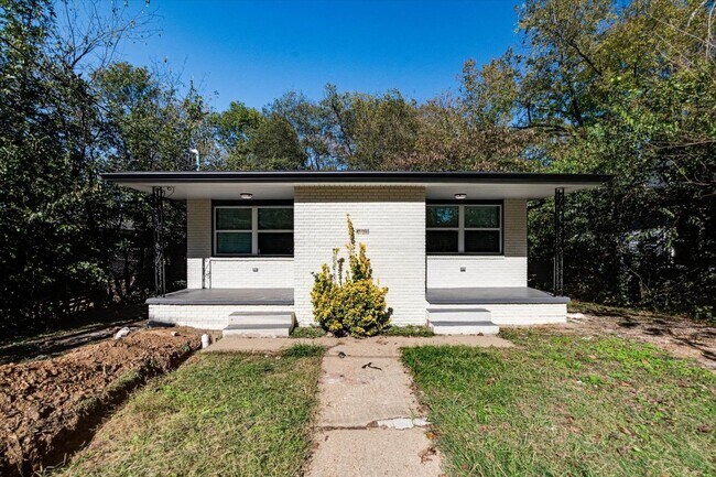 Building Photo - 2203 Milne St