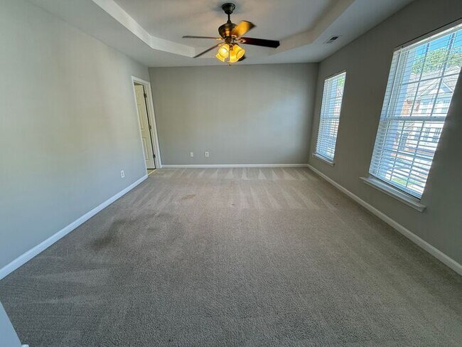 Building Photo - Prime Raleigh Location Near Crabtree & Downtown – Stunning 3BR Townhome