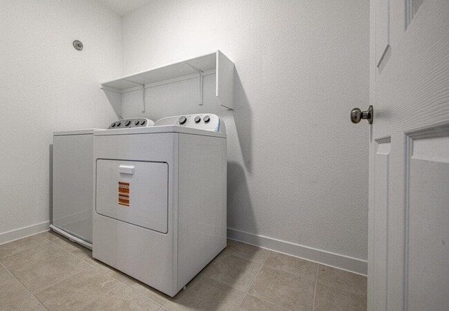 Building Photo - 424 Bristlecone Bend