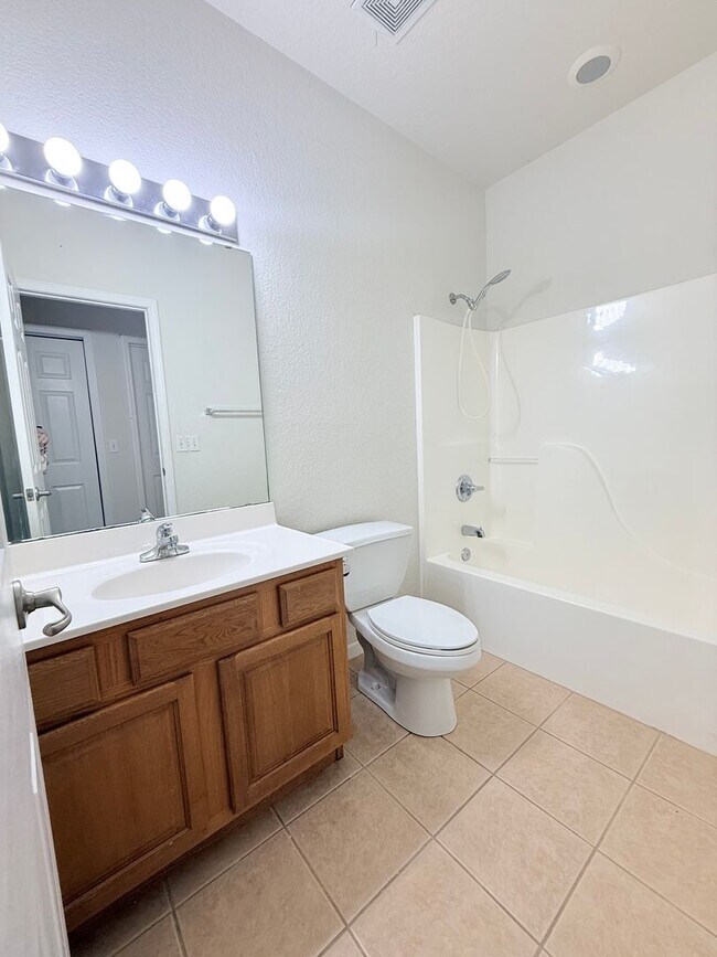 Building Photo - 927-MF2-E2