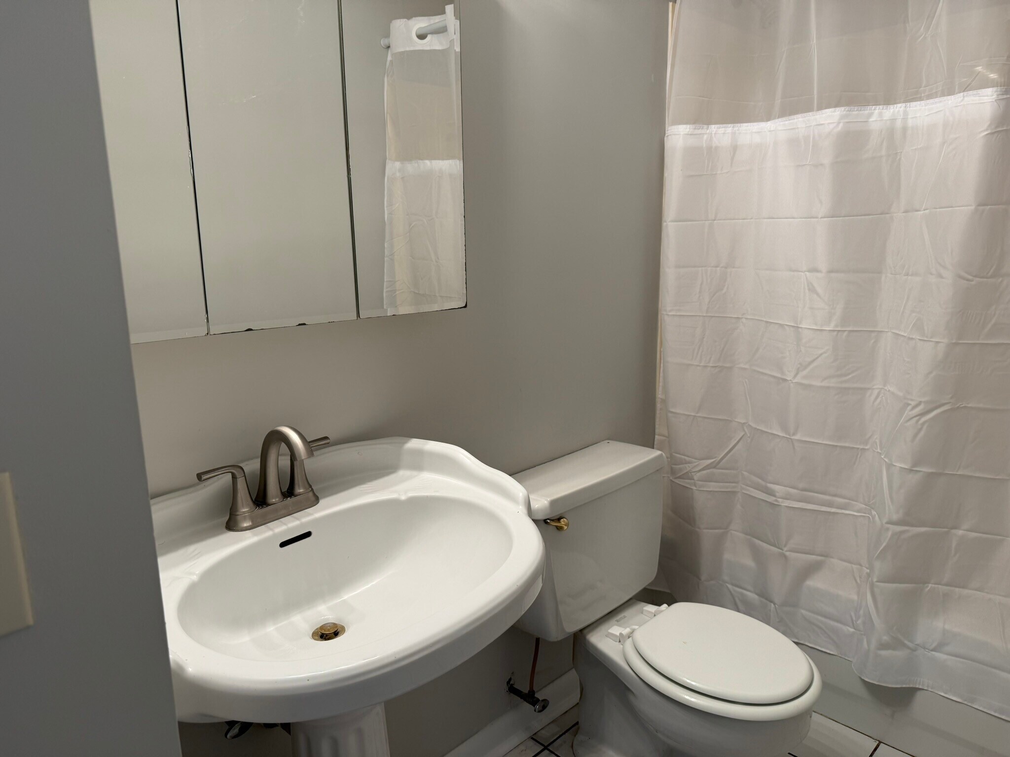 Bath - 1613 Ashford Ln