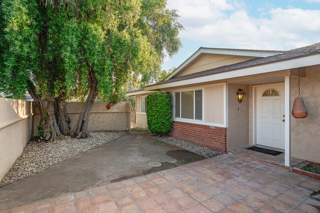 Building Photo - Spacious 4BR 2BA Home in Prime Glendora