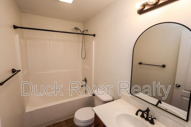 Building Photo - 2207 Carpenter Bee Dr