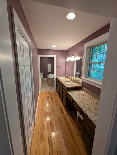 Building Photo - 111 Spring Hill Lane