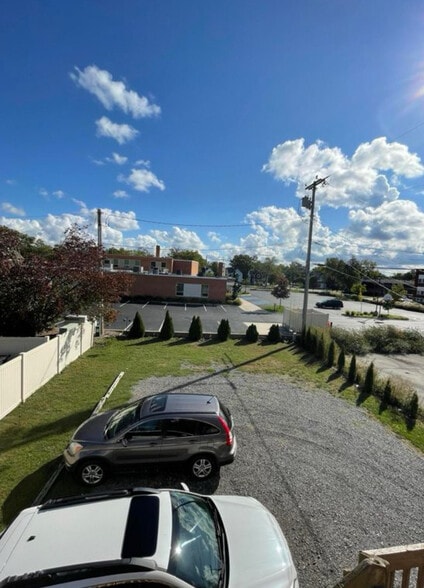 Building Photo - 345 S River Ave