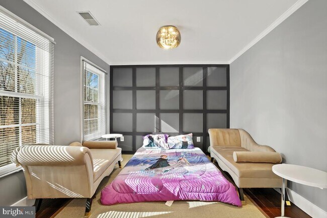 Building Photo - 6355 Highgrove Park Ct