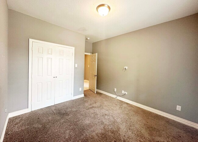 Building Photo - 7638 Bronze Trail Dr