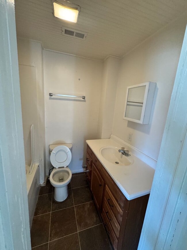 Building Photo - 2/1 House in Downtown Shelby, NC