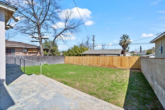 Building Photo - 1114 Martin Ave