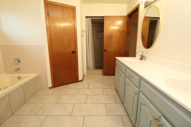 Building Photo - 1809 Pueblo Alegre Dr