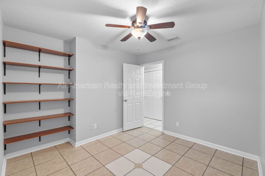 Building Photo - 202 Stephen Ave