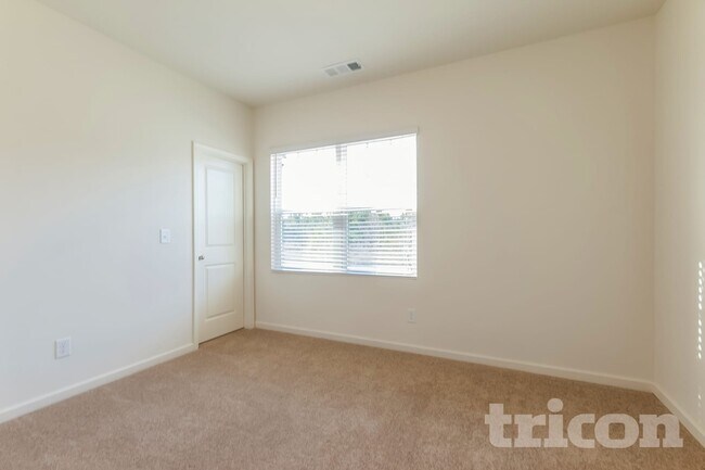Building Photo - 64 Seattle Slew Way