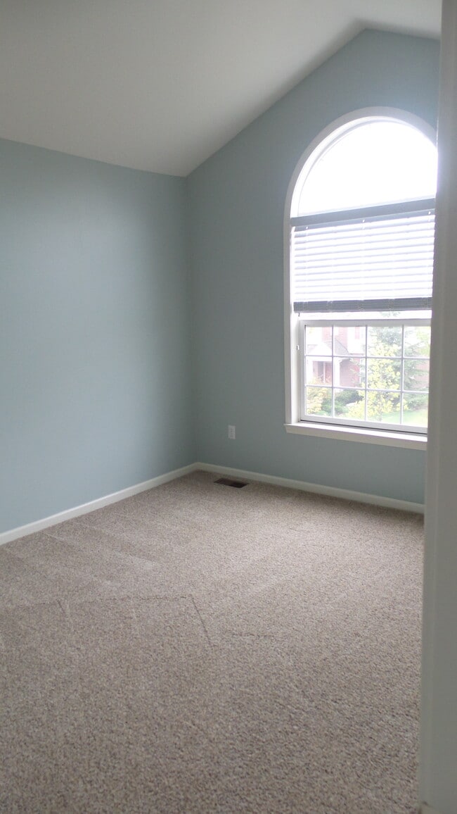 Building Photo - 6272 Cheshire Park Dr