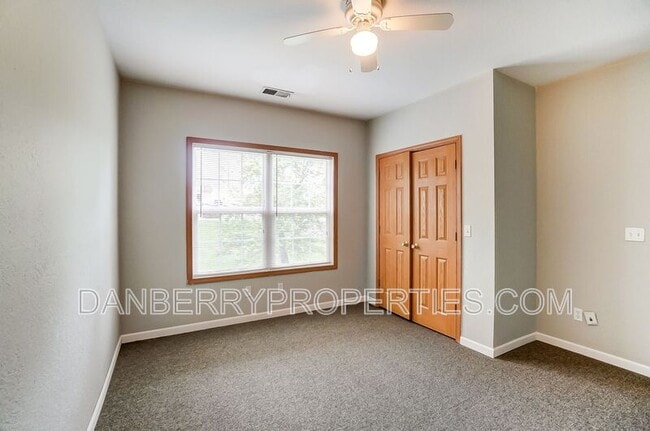 Building Photo - 1103 N Byrne Rd