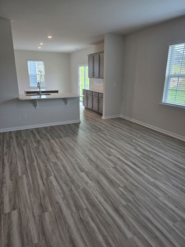 Building Photo - Elegant Home Located in Secrest Commons in...