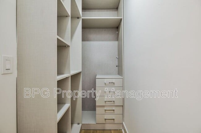 Building Photo - 3921 W St NW