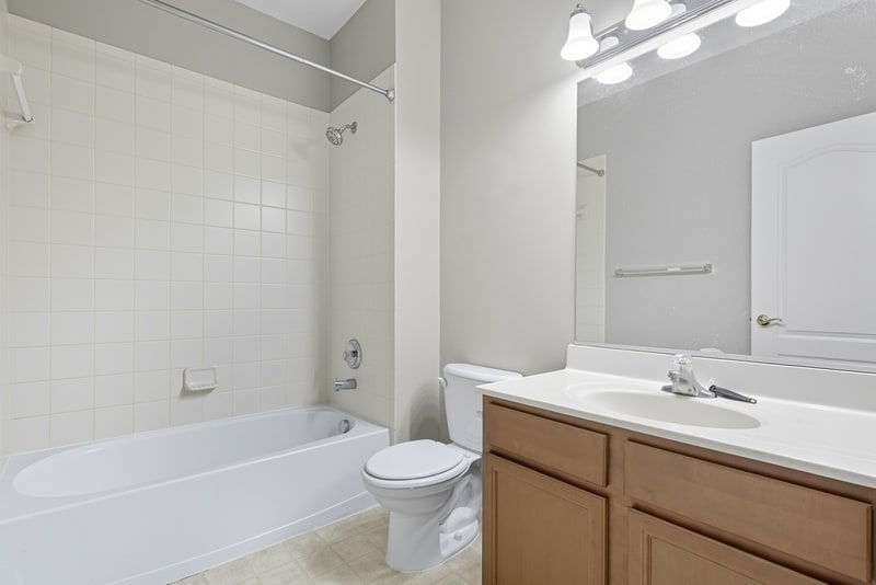 Building Photo - 613 Spectator Ave