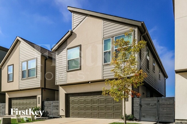 Building Photo - 18314 W Centro Cir