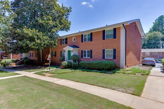 Primary Photo - 4282 Roswell Rd