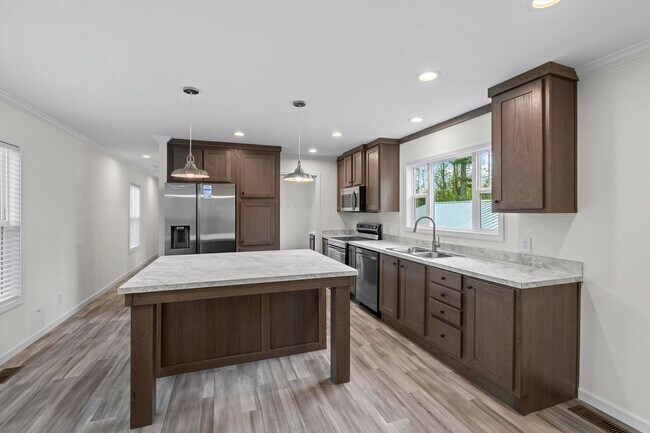 Building Photo - Like New Manufactured Home Available in Hampstead!