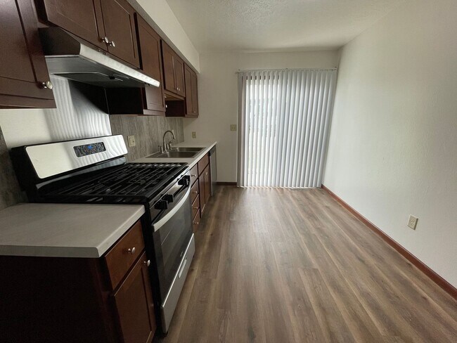 Building Photo - 519-F S Silverwood Lane