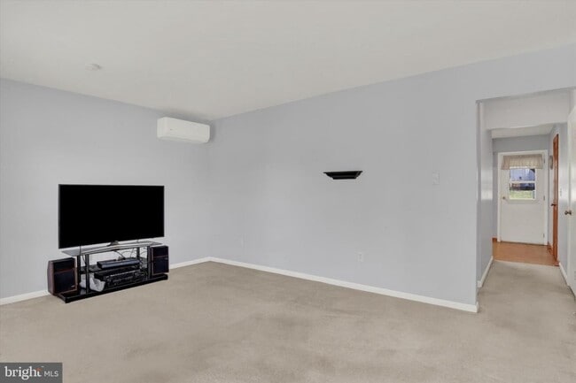 Building Photo - 118 S 22nd St