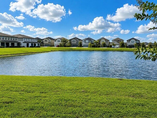 Building Photo - 8212 Crescent Oaks Dr
