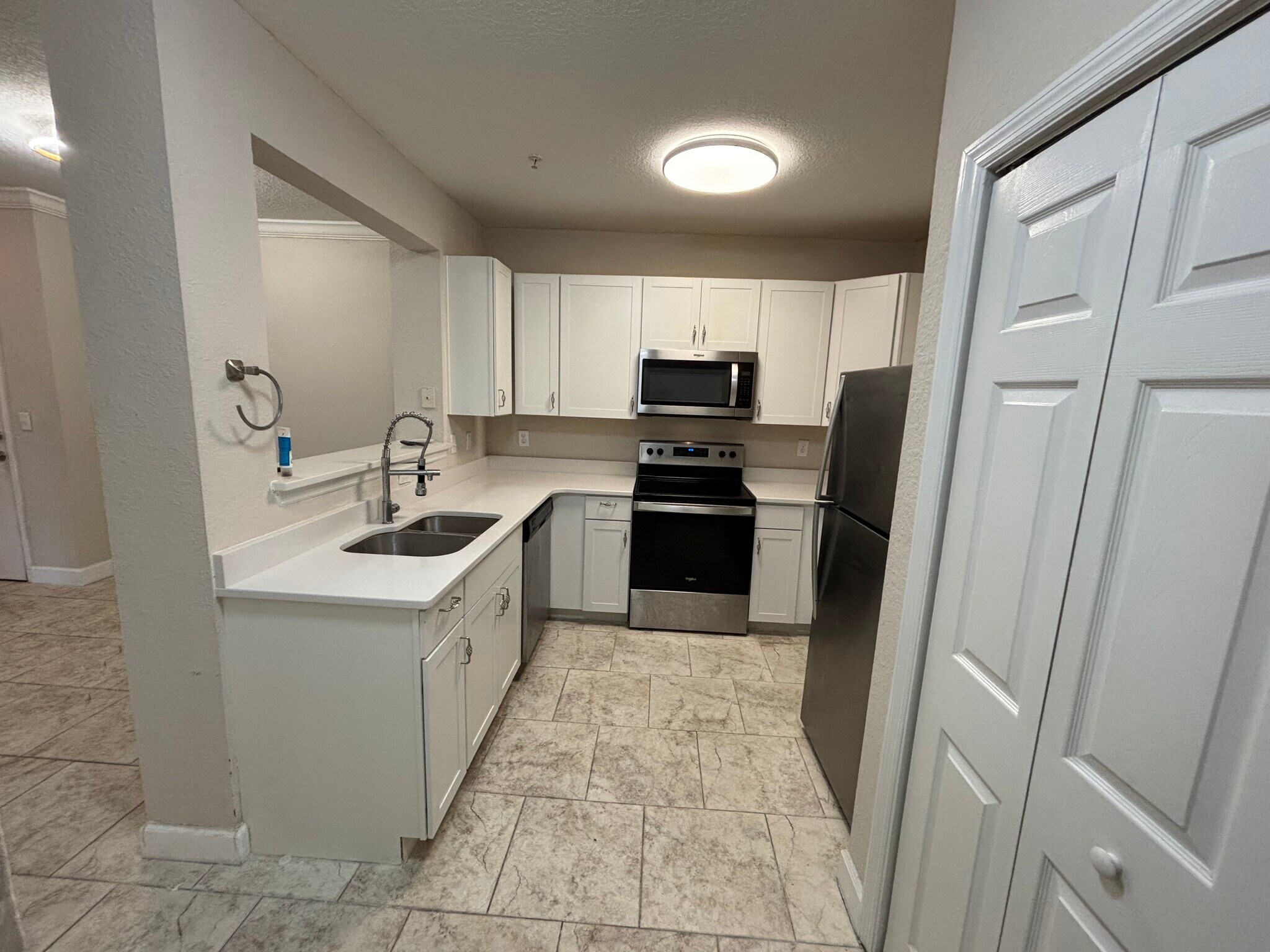 Building Photo - 206 E South St