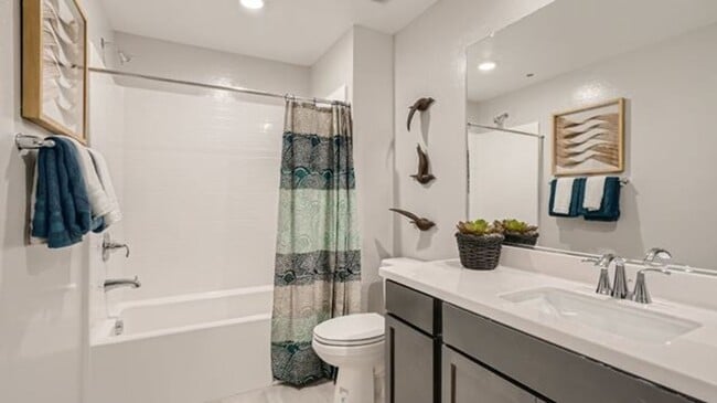 Building Photo - Bright & Modern 3-Bed Townhome in 89166