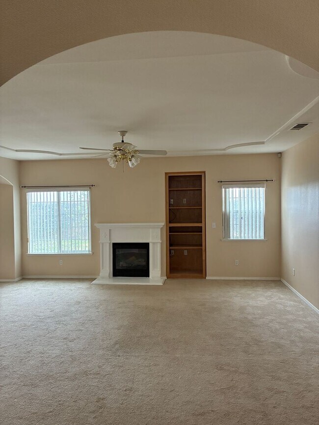 Building Photo - 3 Bedroom 2 Bath Home in Cul-De-Sac